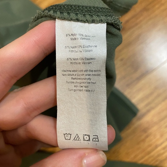 Alo yoga size small army green leggings - Picture 2 of 3